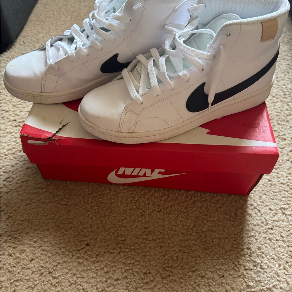 Nike Men's White and Black Sneakers